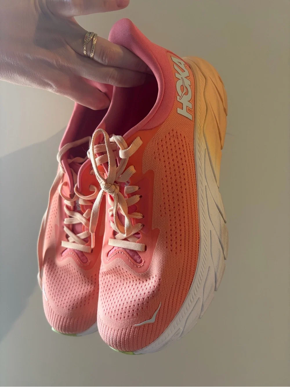 HOKA Women's Running Shoes - Peach Pink Arahi